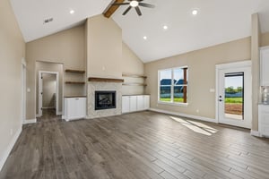 12702 Sierra Ln_010.jpg