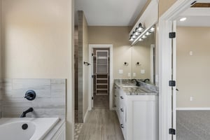 12702 Sierra Ln_036.jpg