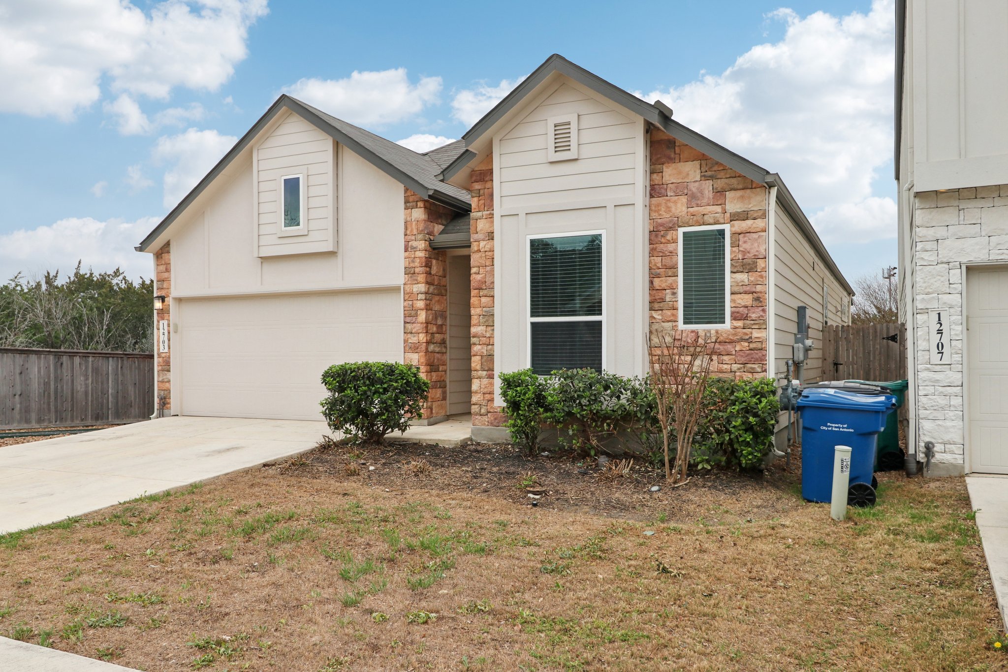 Arya Way-S0403-004.jpg