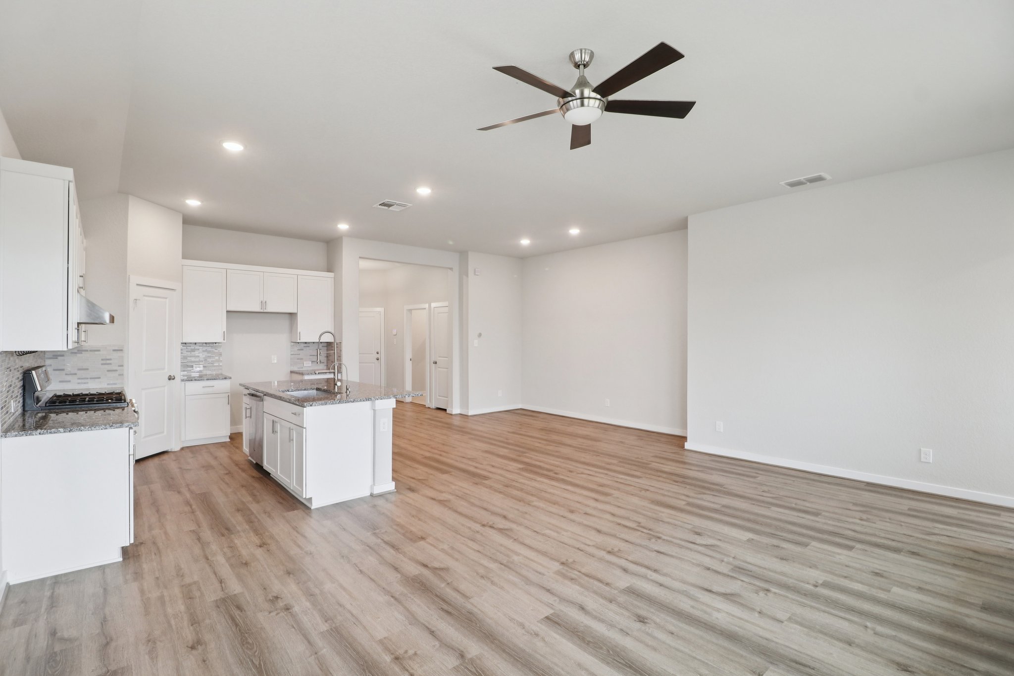 Arya Way-S0403-008.jpg