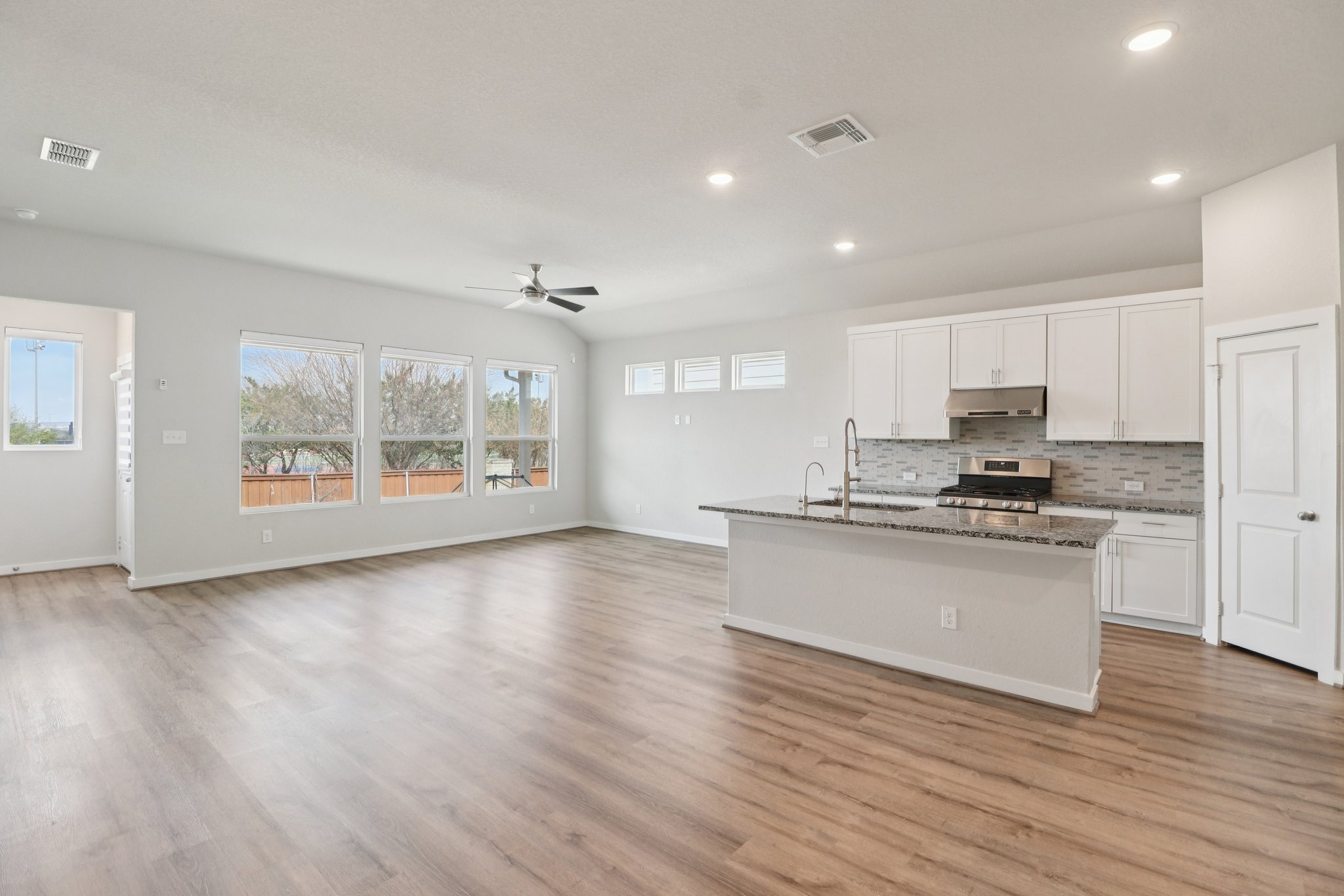 Arya Way-S0403-009.jpg