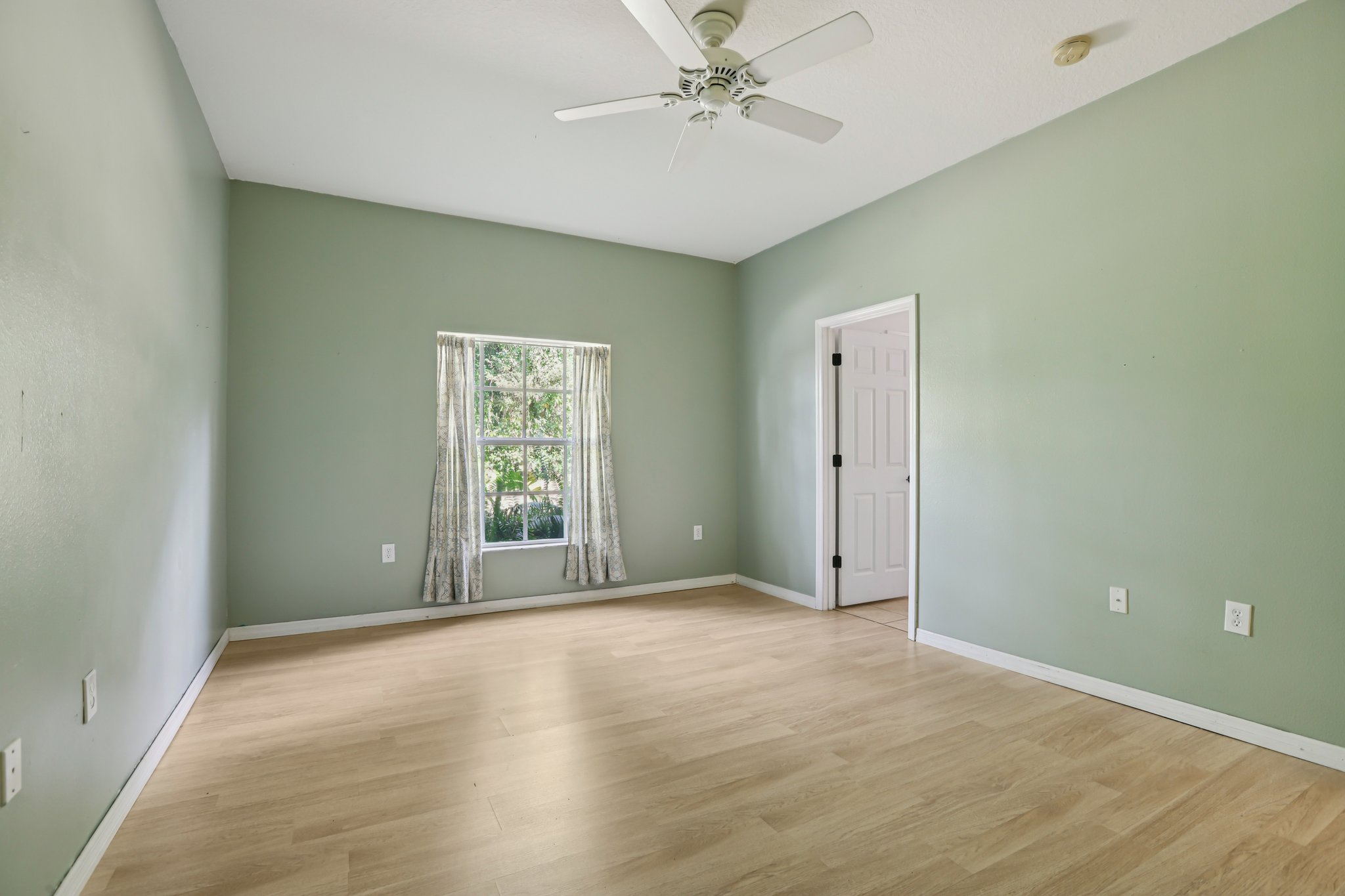 Linda Dr-S1301-028.jpg