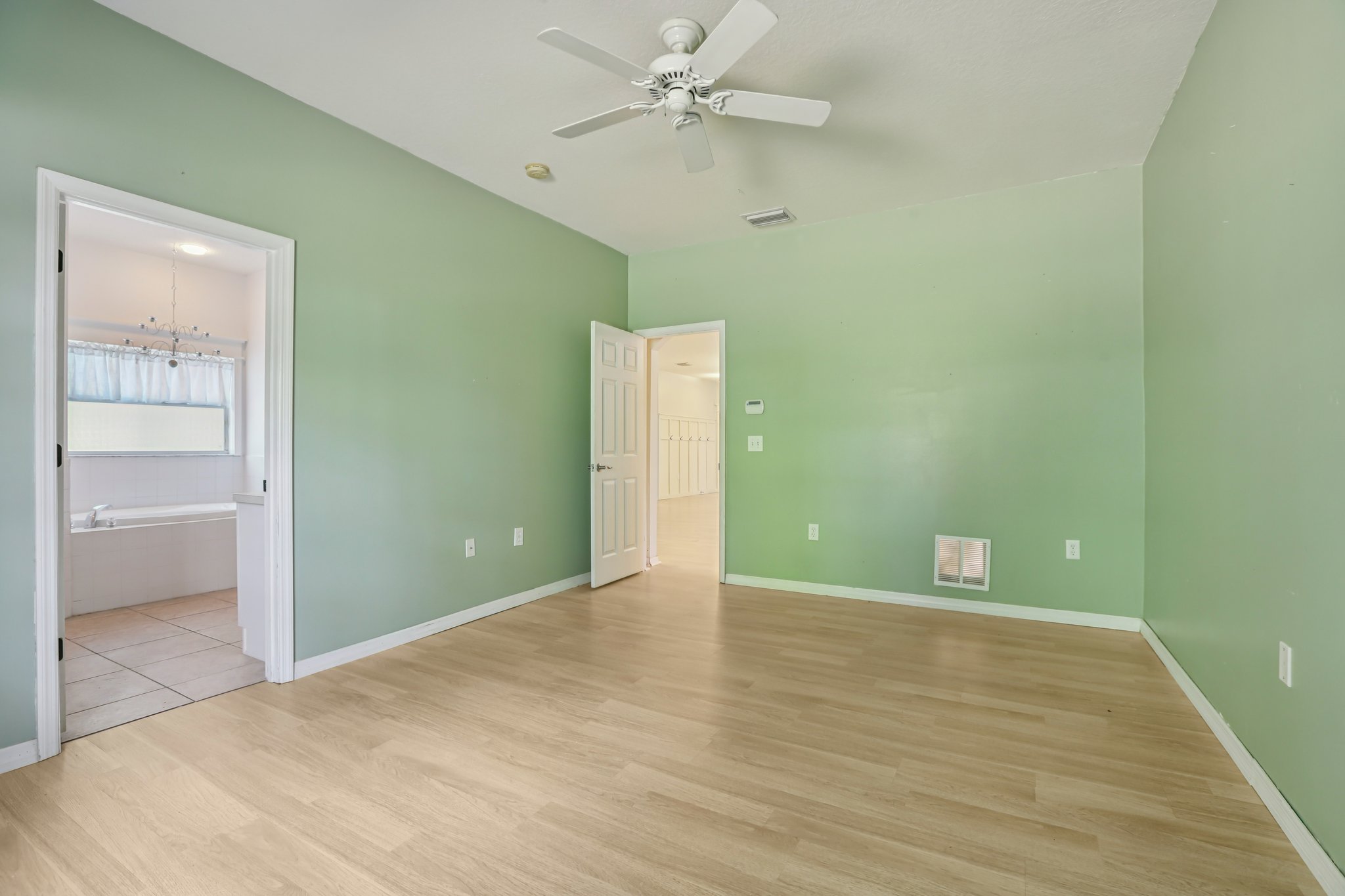 Linda Dr-S1301-029.jpg