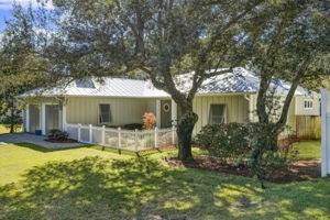 1271 Ainsworth Dr M4P 3