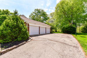 3 car Garage