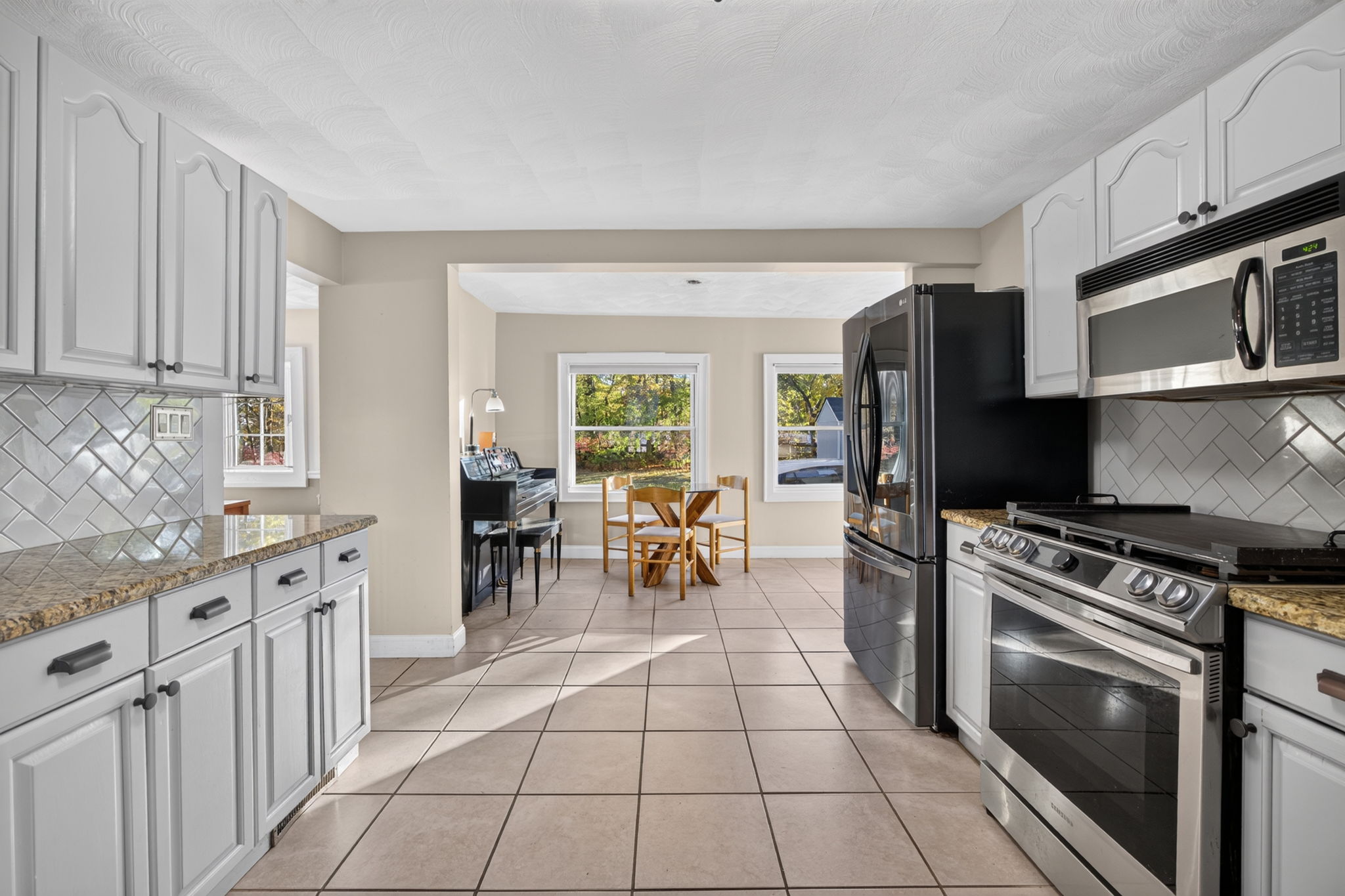 1272 Mammoth Rd, Dracut, MA 01826, USA Photo 11