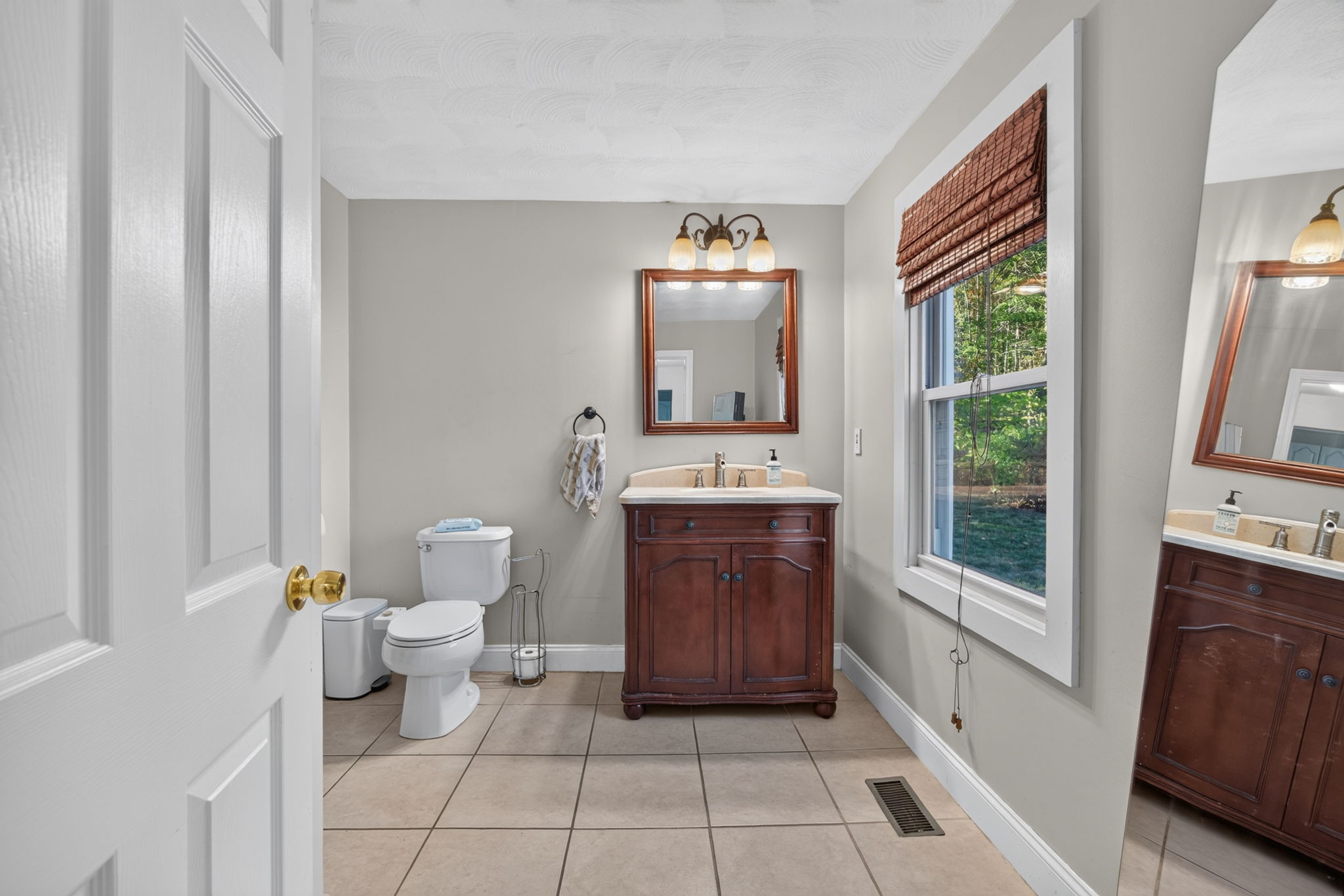 1272 Mammoth Rd, Dracut, MA 01826, USA Photo 15