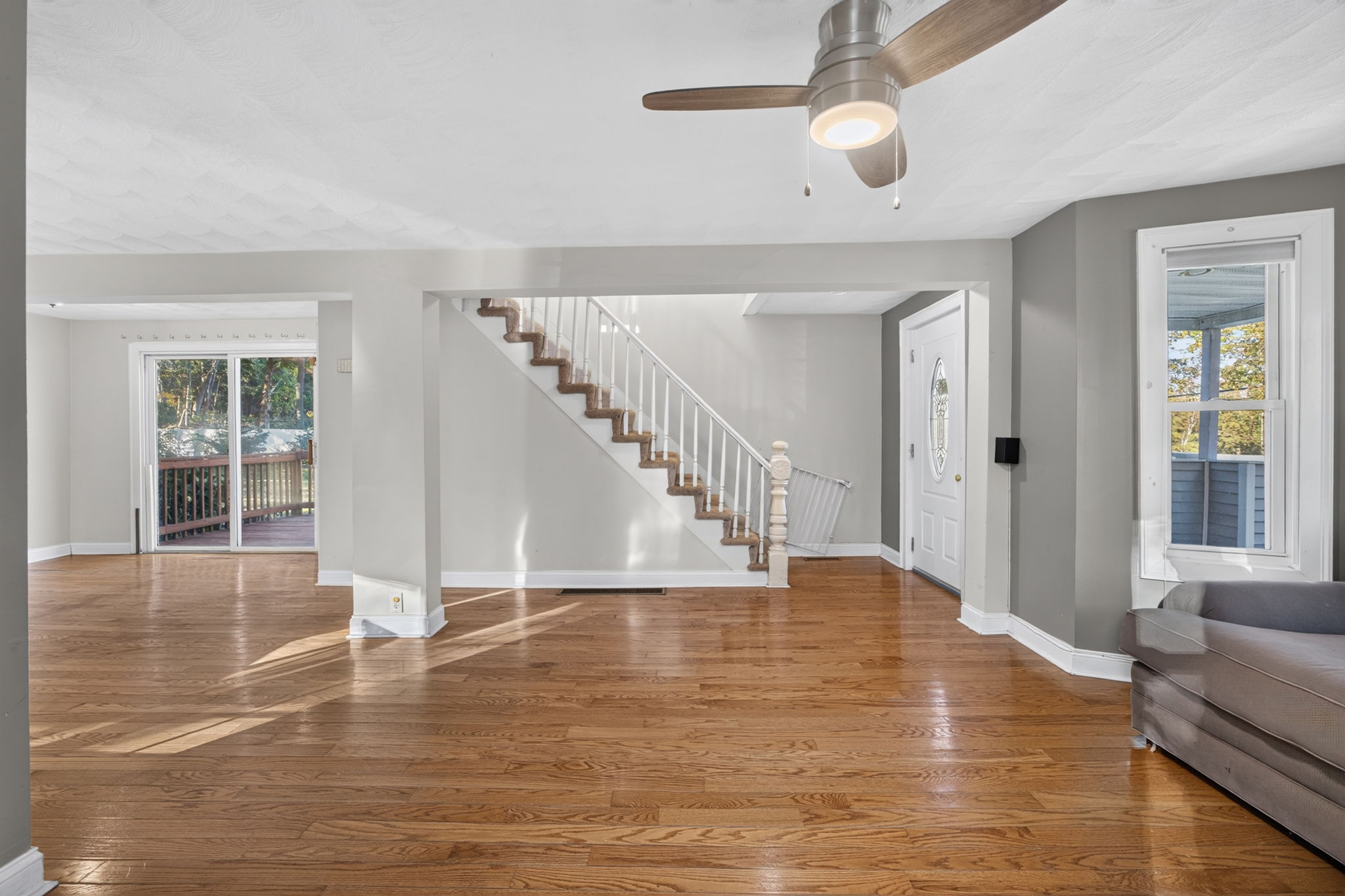 1272 Mammoth Rd, Dracut, MA 01826, USA Photo 5