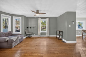 1272 Mammoth Rd, Dracut, MA 01826, USA Photo 3