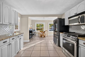 1272 Mammoth Rd, Dracut, MA 01826, USA Photo 10