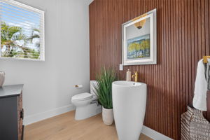 Guest Bathroom 2