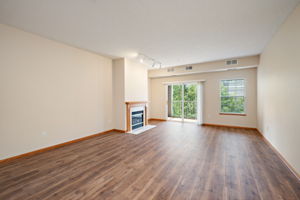 Living Room w/gas fireplace