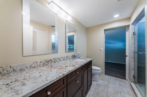 Bathroom 1a