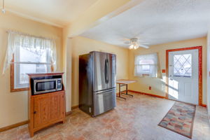 Kitchen/Eating Area