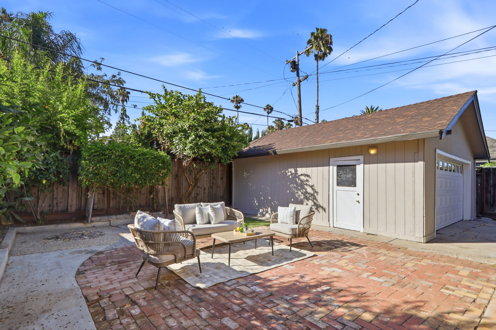 038_F8_1273 Sierra Ave
