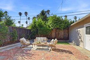 037_F8_1273 Sierra Ave