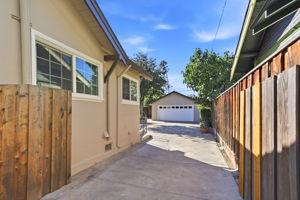 042_F8_1273 Sierra Ave