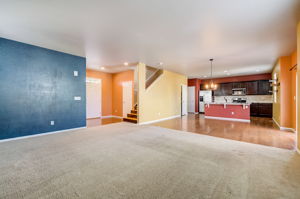 E 104th Dr-008