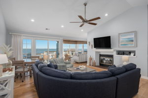 1274-Duck-Rd-Living-V3