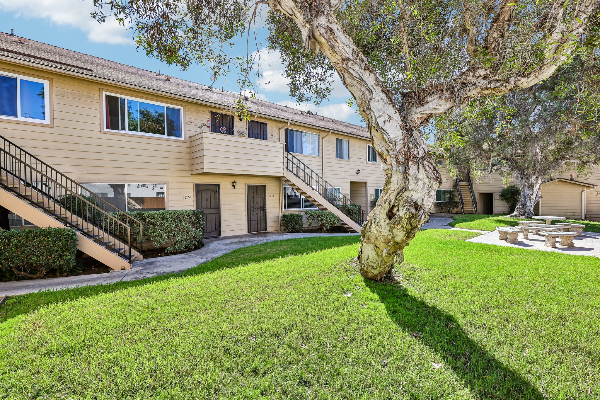 Holly Ave-S1310-003.jpg