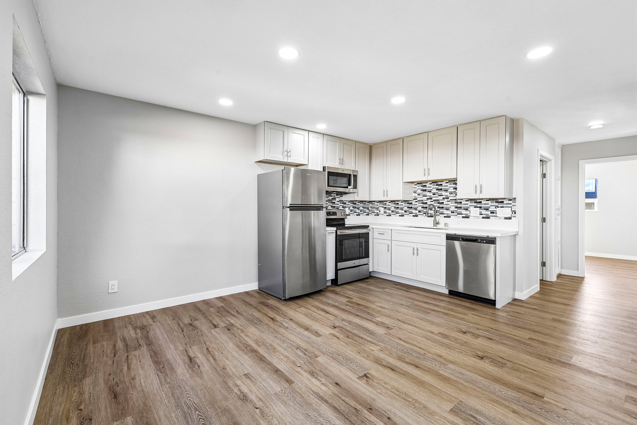 Holly Ave-S1310-008.jpg