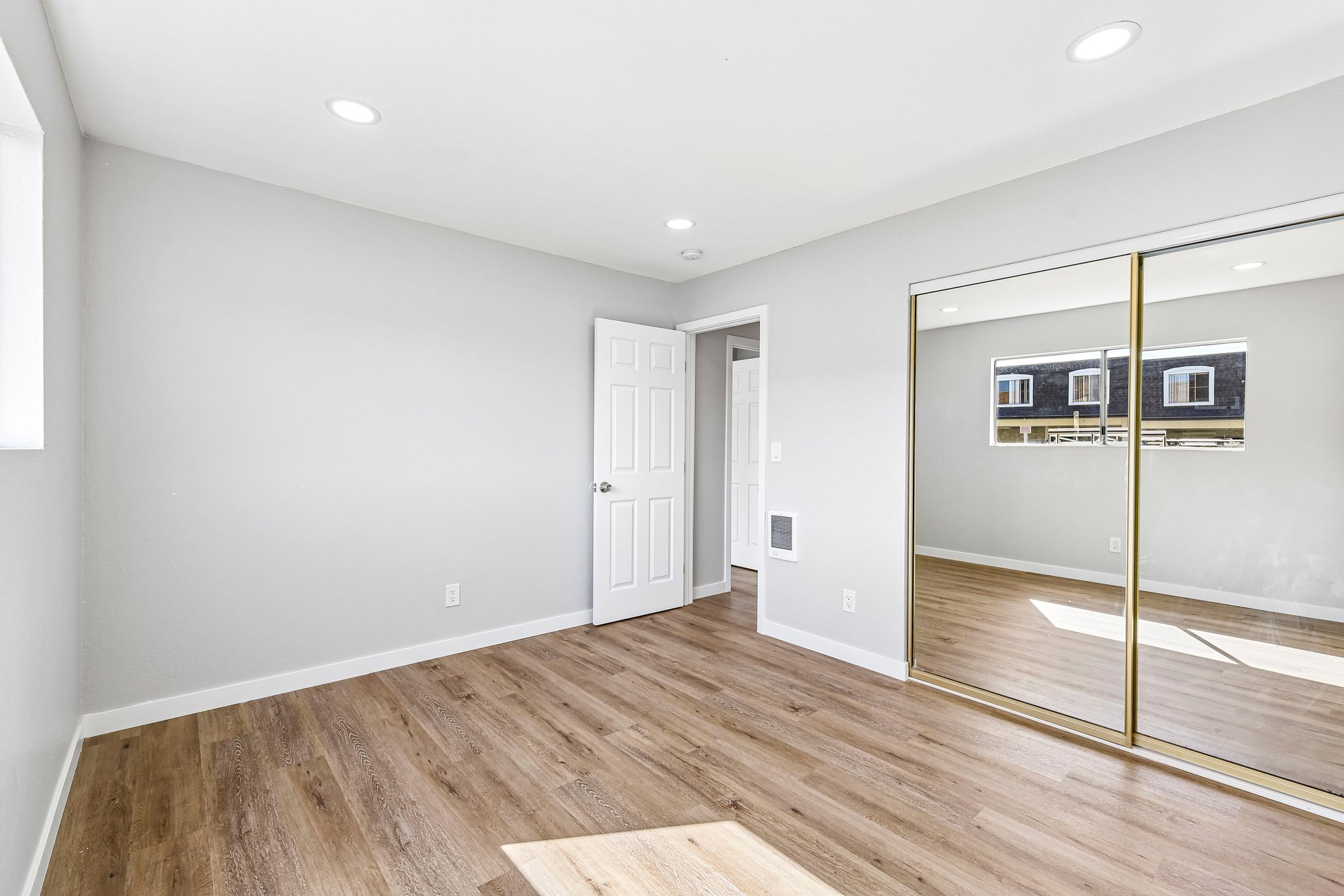 Holly Ave-S1310-016.jpg