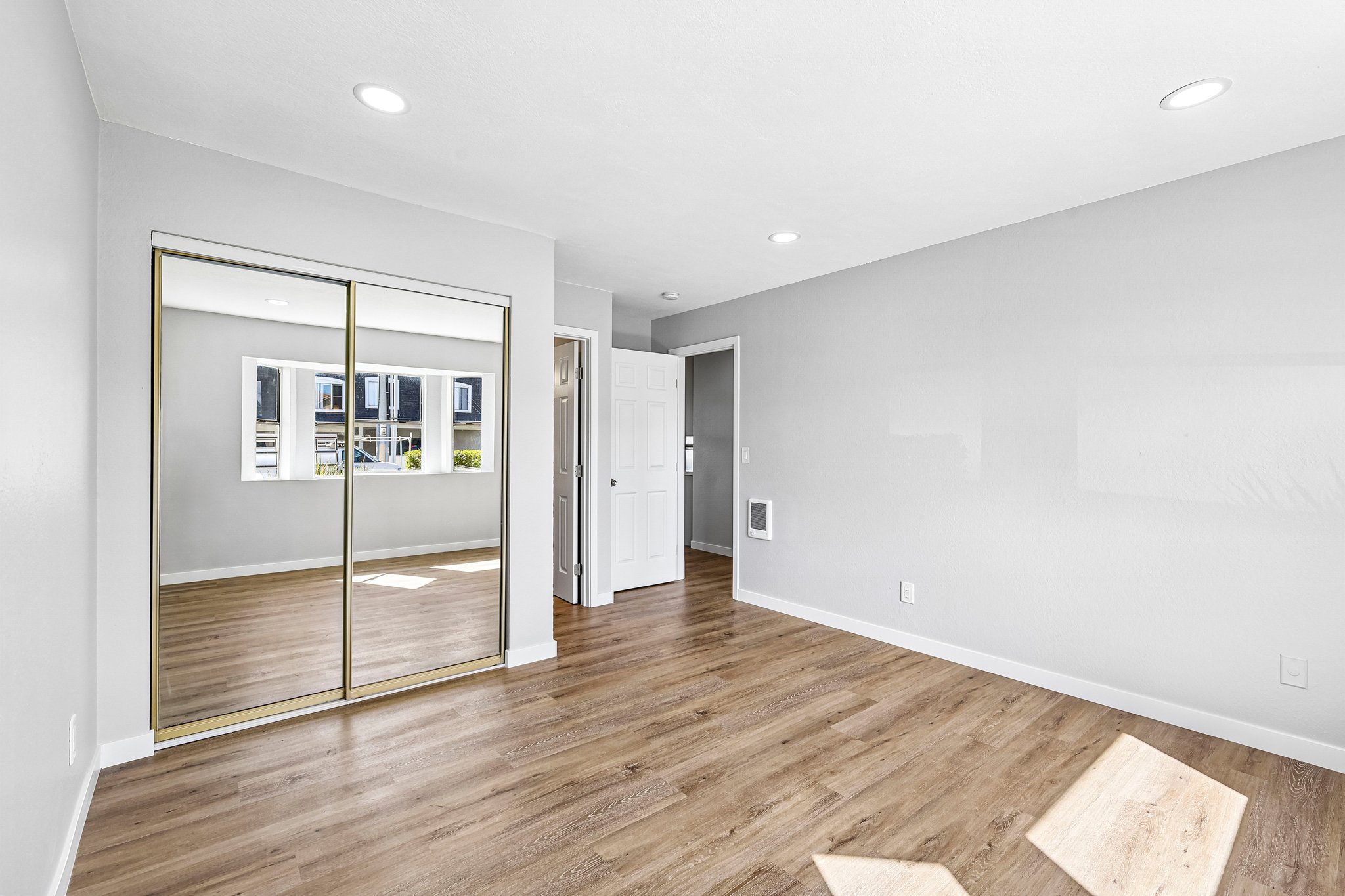 Holly Ave-S1310-019.jpg