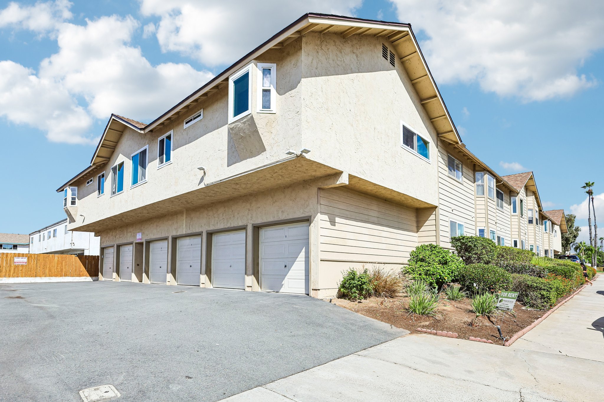 Holly Ave-S1310-025.jpg