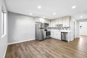 Holly Ave-S1310-008.jpg