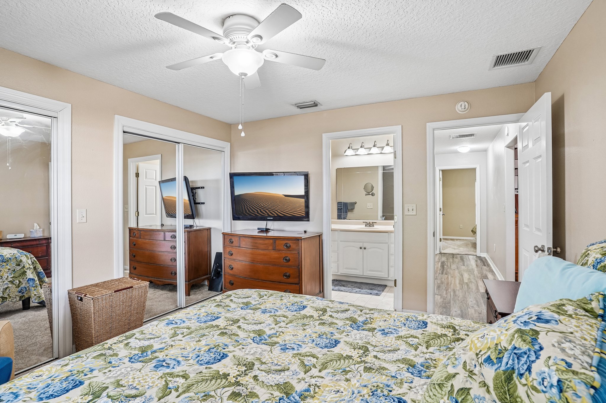 N Palmetto Cir-S2005-019.jpg