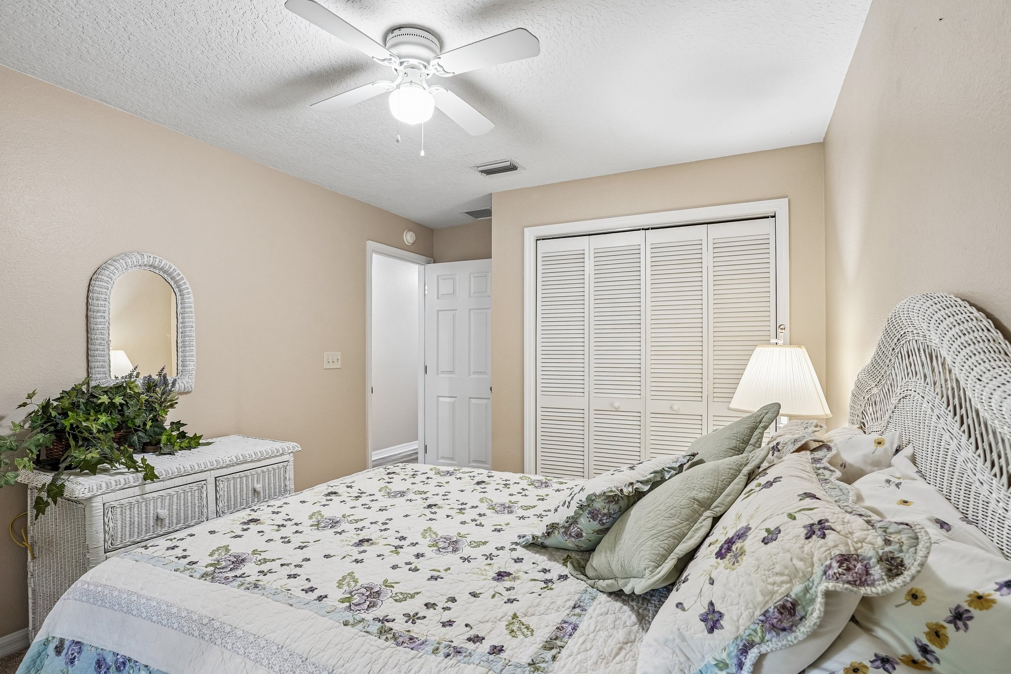 N Palmetto Cir-S2005-027.jpg