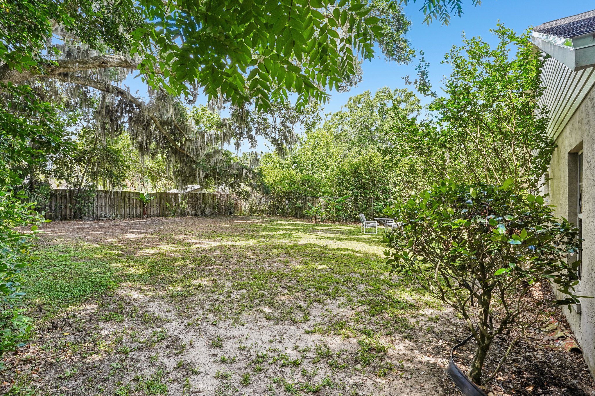 N Palmetto Cir-S2005-036.jpg