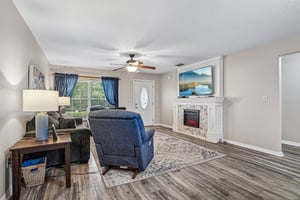 N Palmetto Cir-S2005-009.jpg