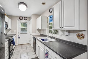 N Palmetto Cir-S2005-015.jpg