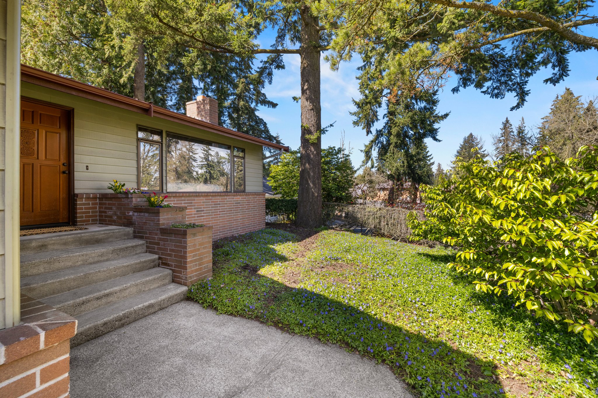 12745 Roosevelt Way NE, Seattle, WA 98125