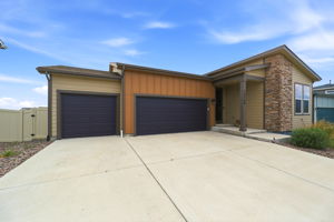 2V9A1800