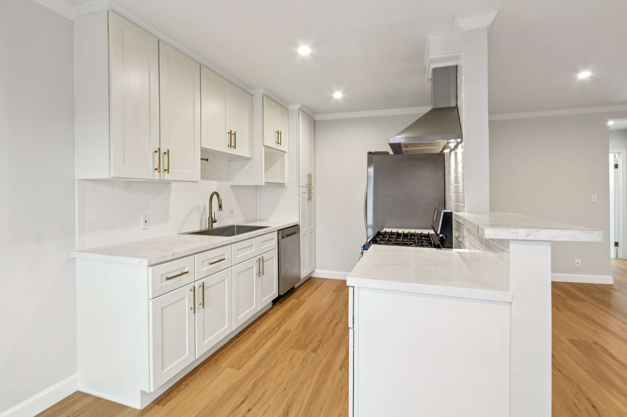 Havenhurst Dr 7-S1609-010.jpg