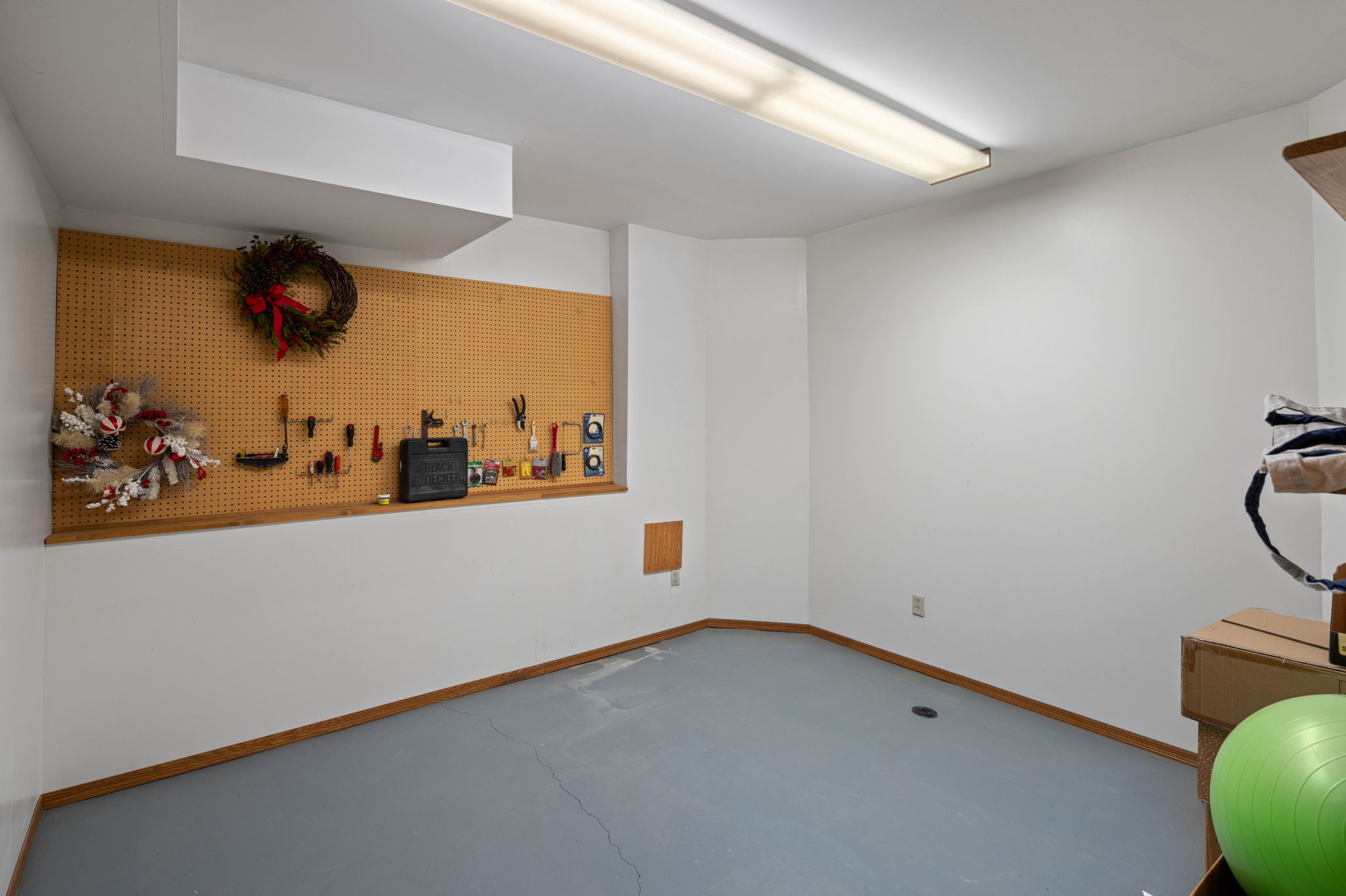  Photo 44