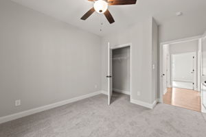  Photo 32