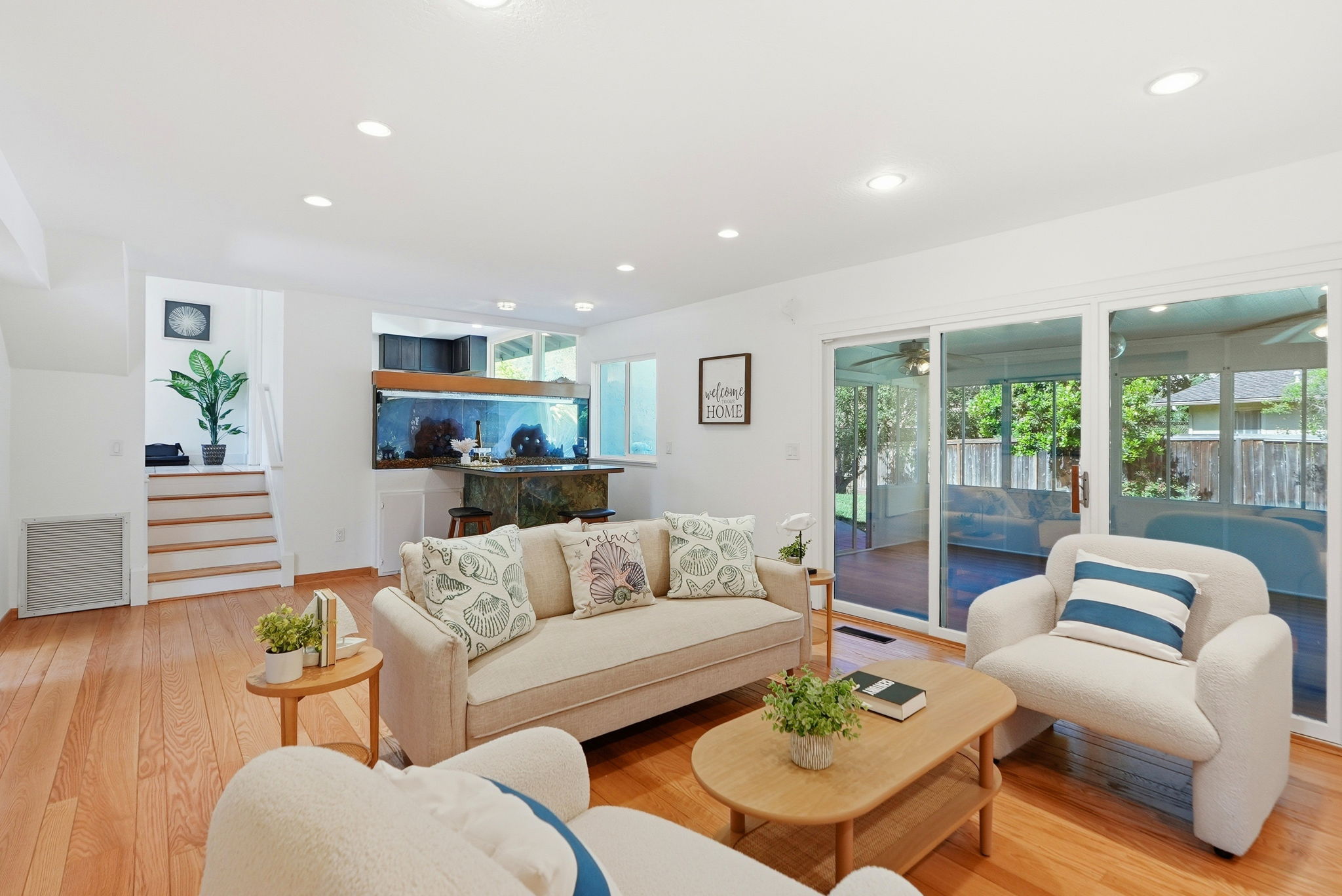 013_f8_1276 Larch Ave