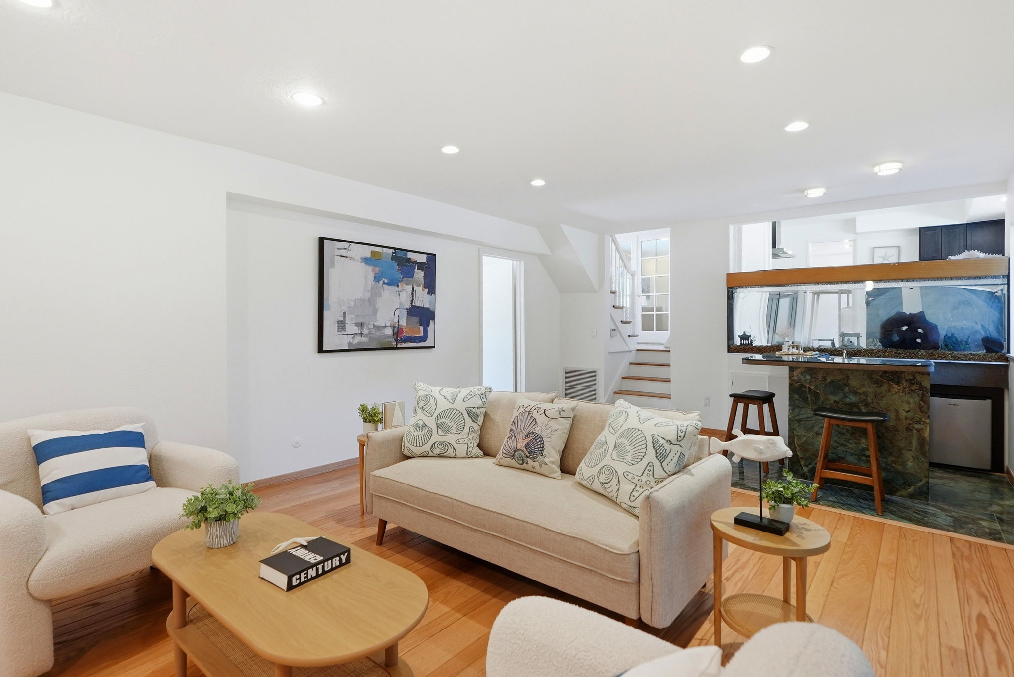 014_f8_1276 Larch Ave