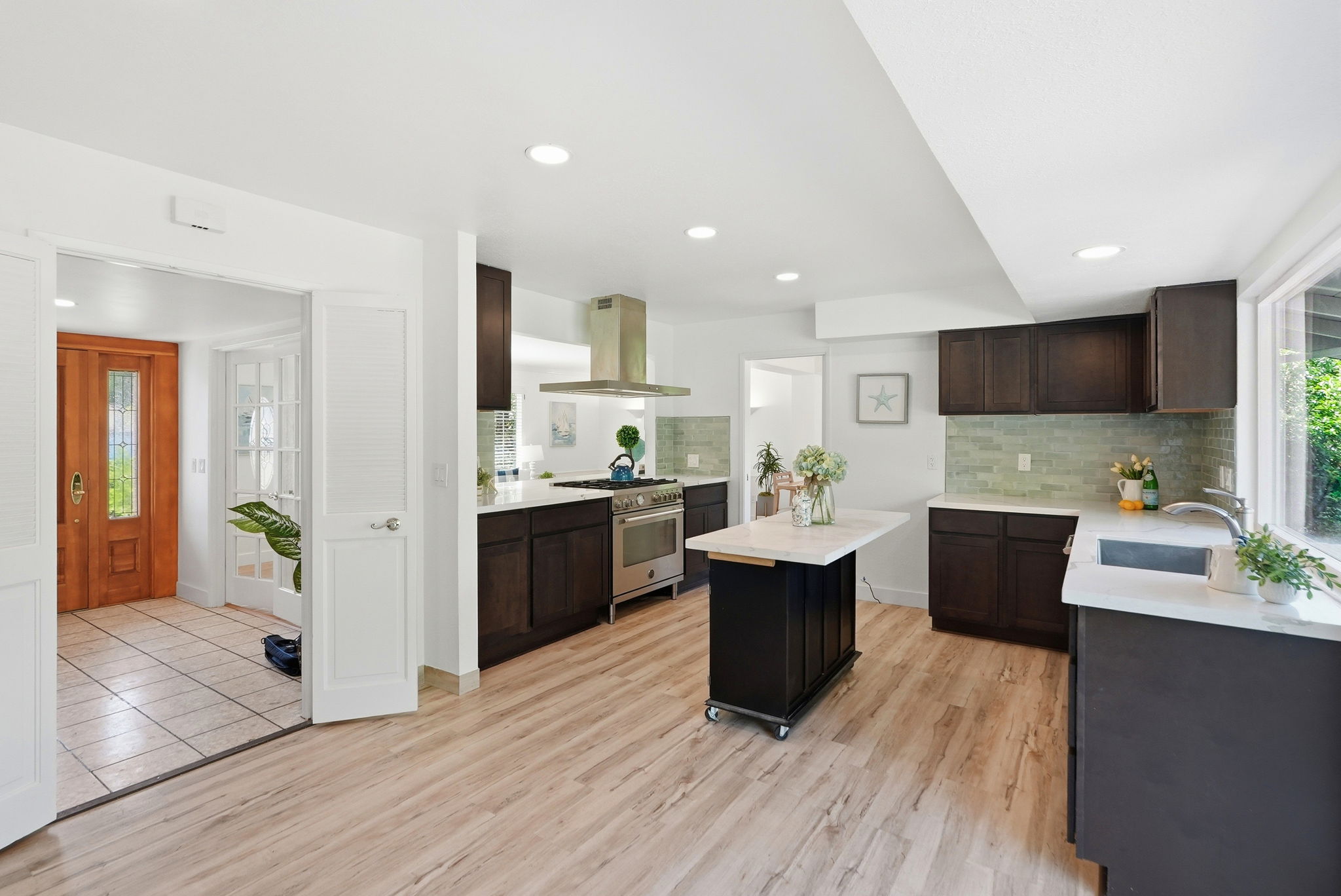 018_f8_1276 Larch Ave
