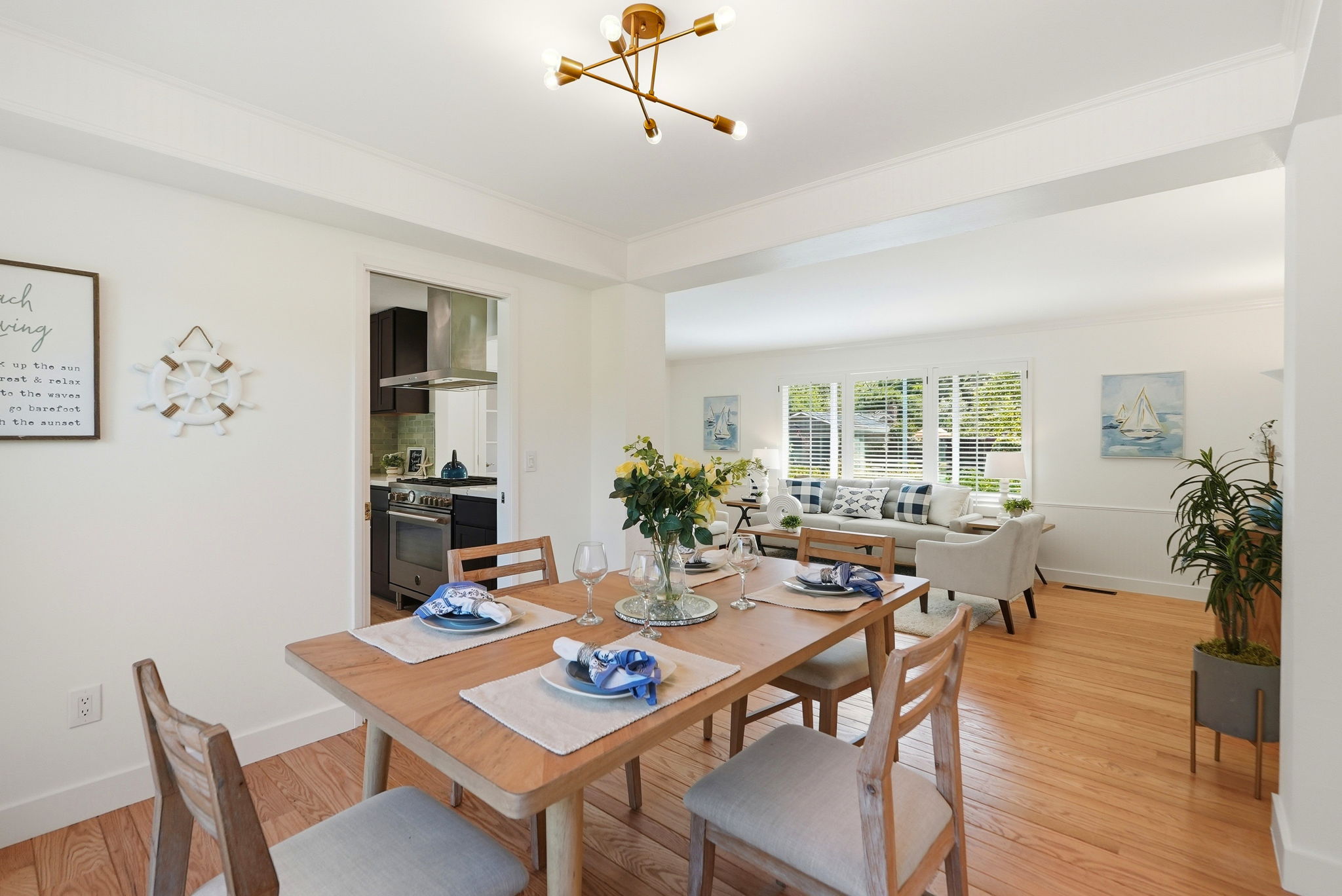 021_f8_1276 Larch Ave