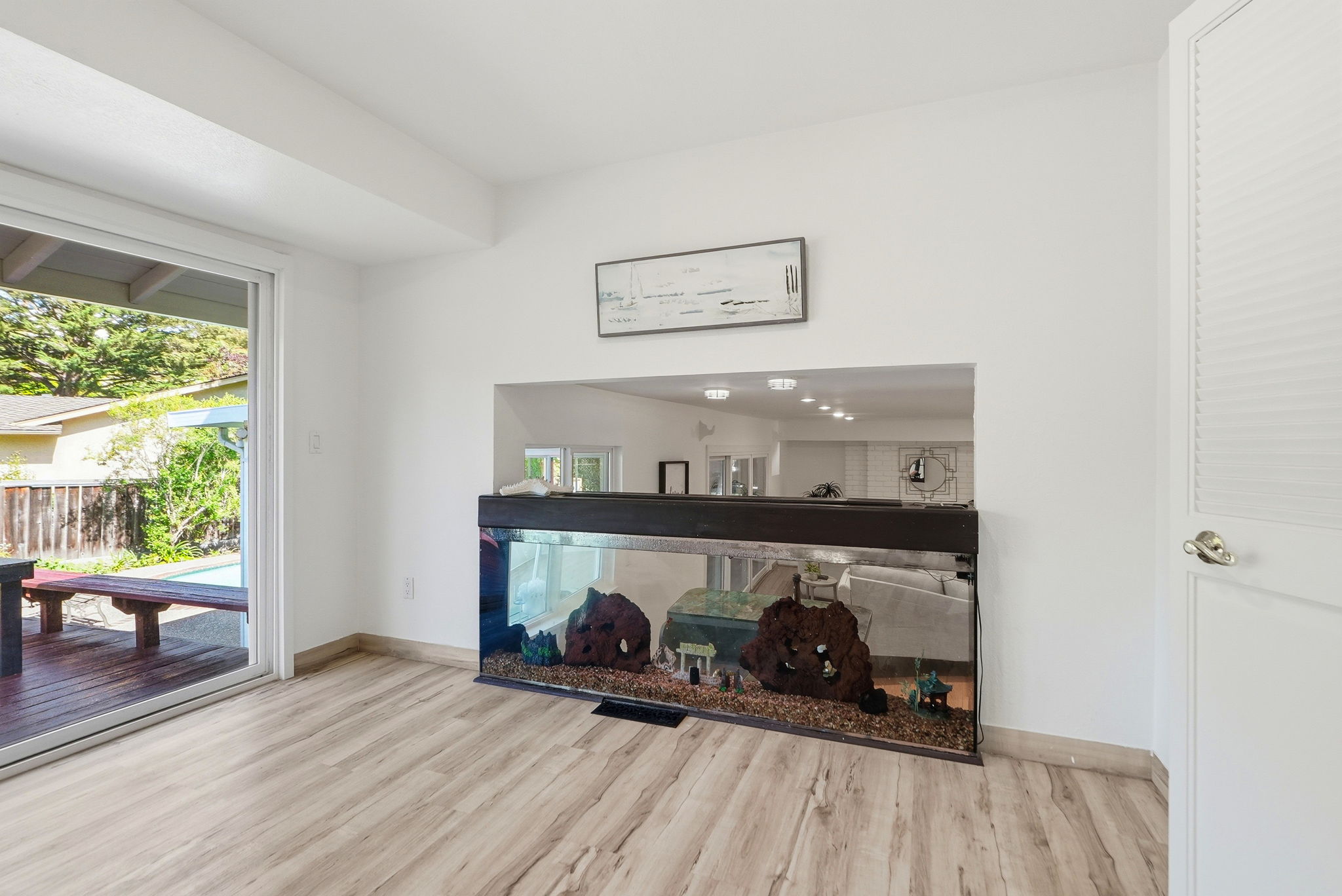 022_f8_1276 Larch Ave
