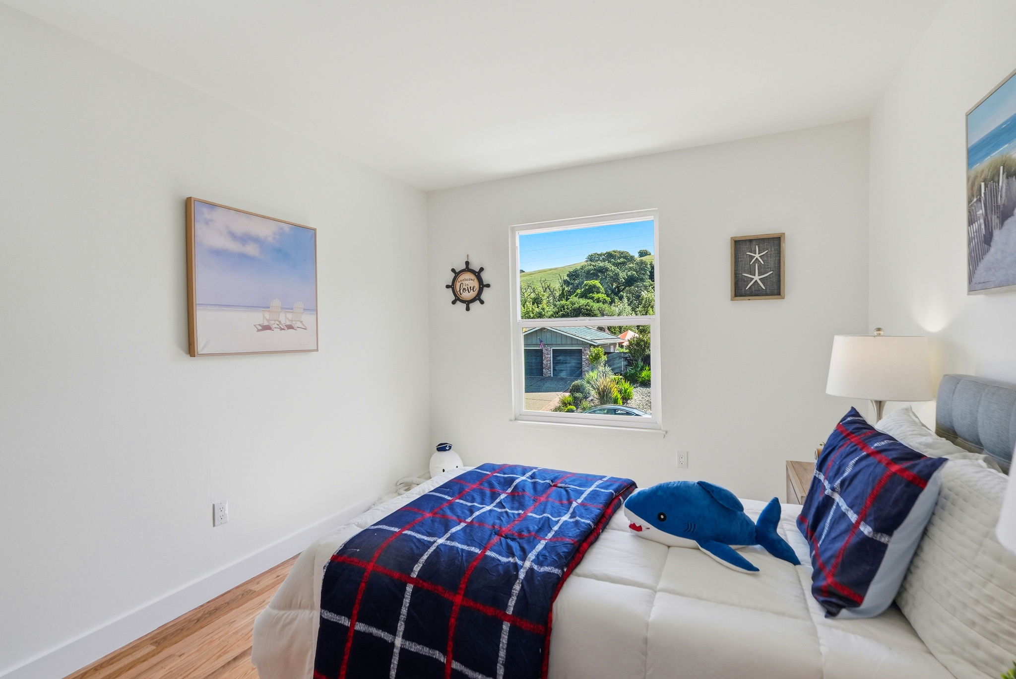 027_f8_1276 Larch Ave