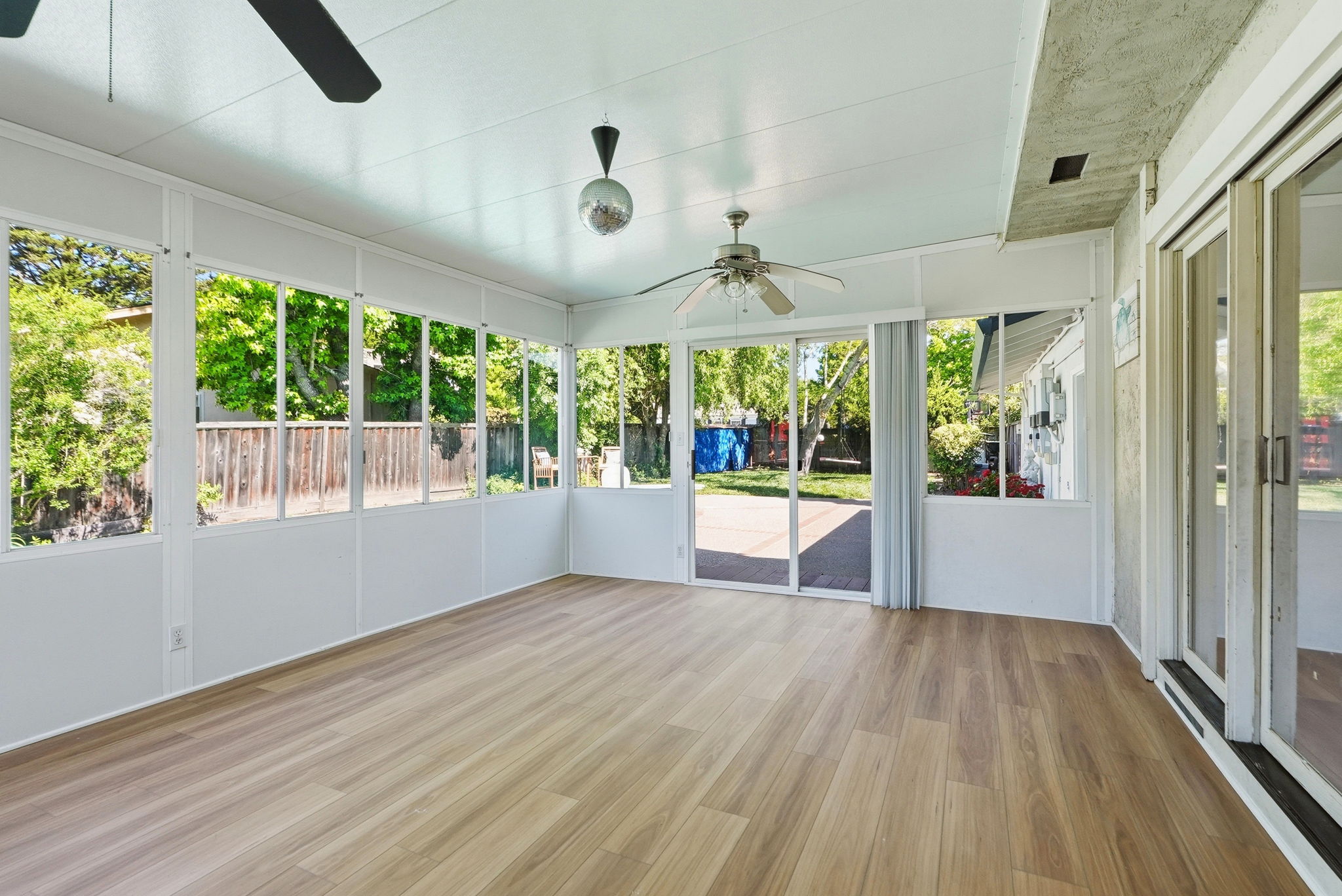 035_f8_1276 Larch Ave
