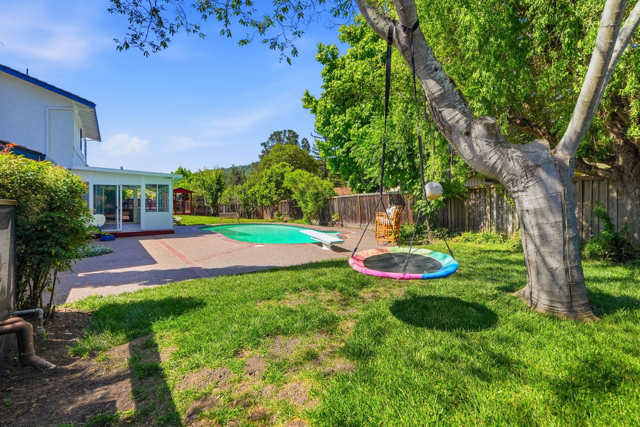 048_f8_1276 Larch Ave