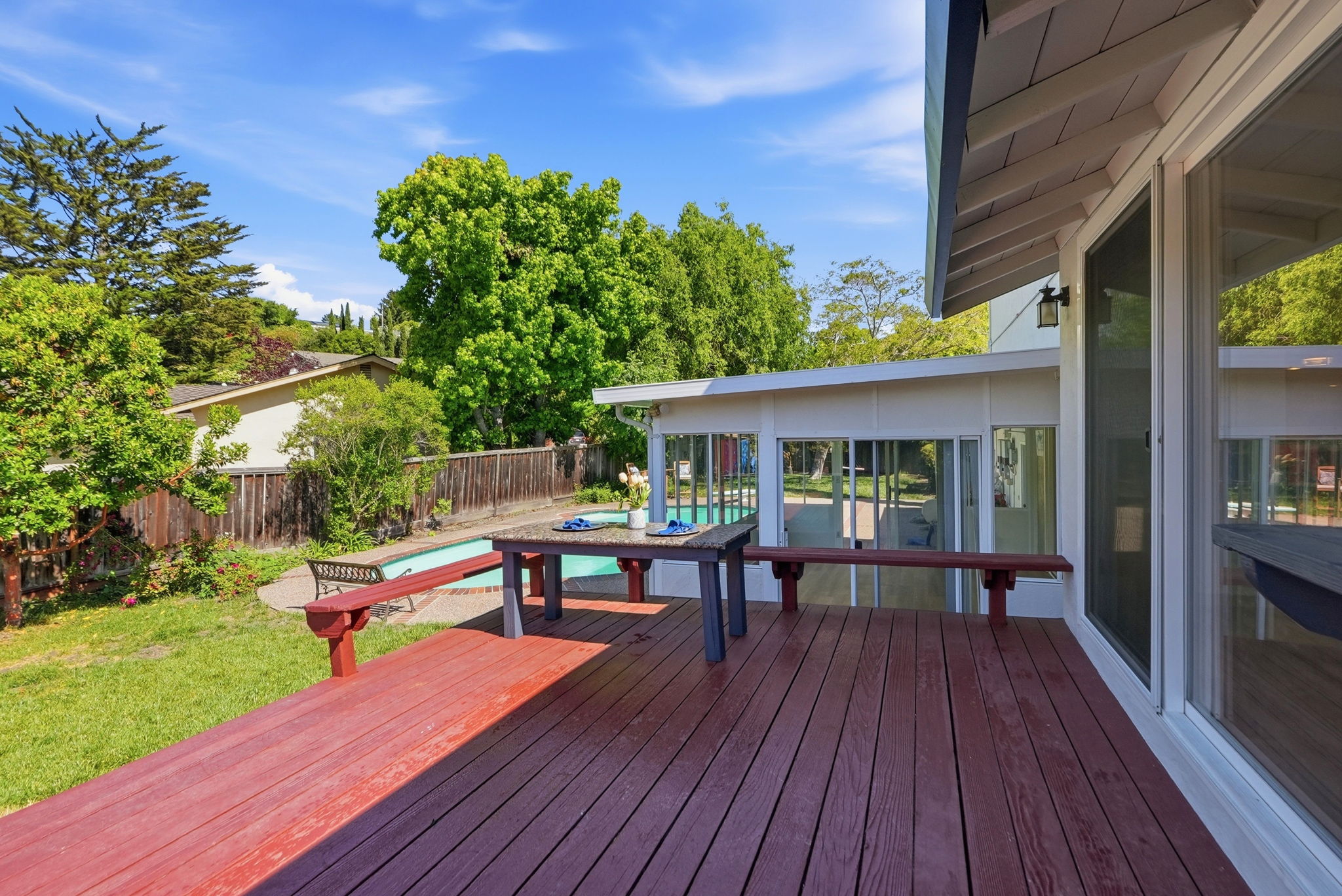 054_f8_1276 Larch Ave
