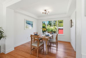 020_f8_1276 Larch Ave
