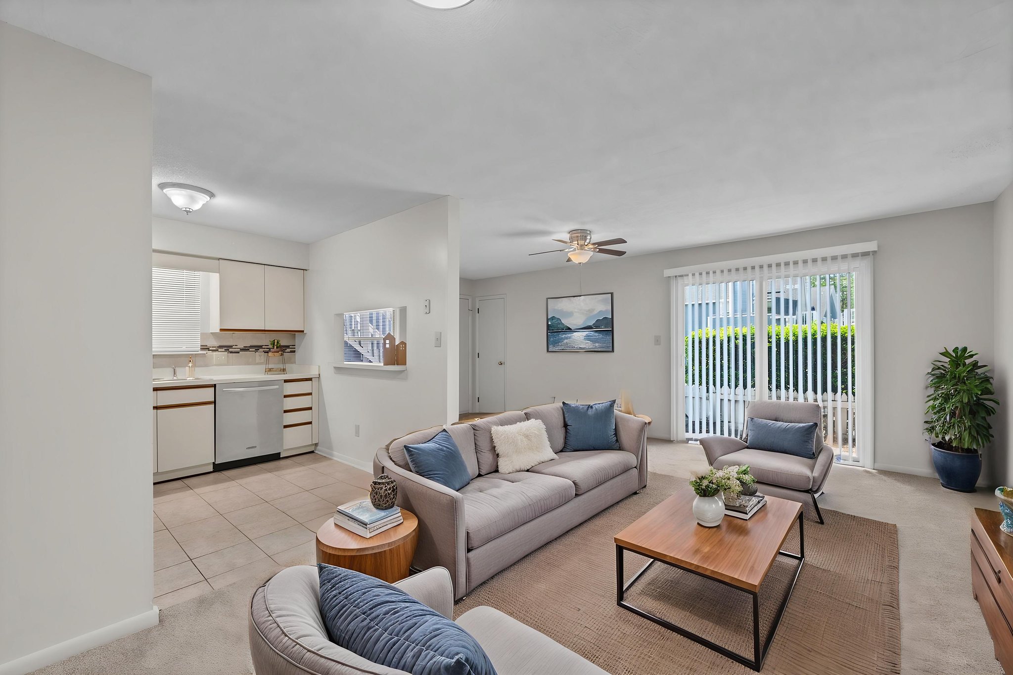 DSC_3335 virtually staged.jpeg